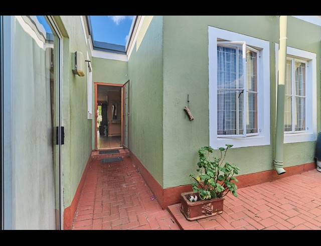 2 BEDROOM SIMPLEX RENTED IN PRESIDENT RIDGE